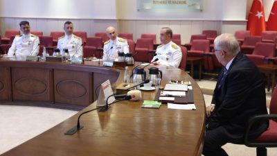 Milli Savunma Bakanı Yaşar Güler, Türk milletinin tarih boyunca denizlerdeki