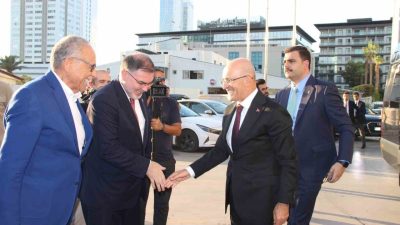 Hazine ve Maliye Bakanı Mehmet Şimşek, “İş insanlarıyla istişareler faydalı