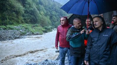 Ulaştırma ve Altyapı Bakanı Abdulkadir Uraloğlu, Rize’de meydana gelen selden