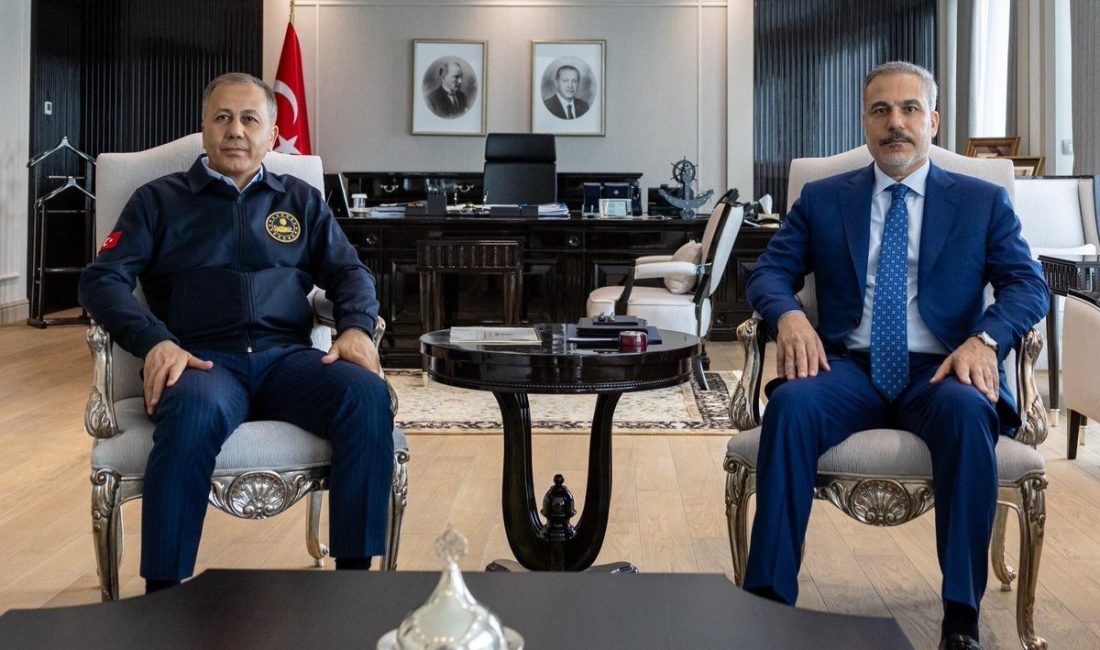 İçişleri Bakanı Ali Yerlikaya, Dışişleri Bakanı Hakan Fidan’ı ziyaret etti.