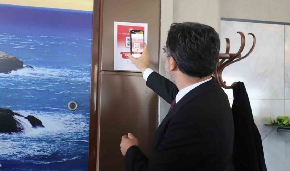 Şile’de “Türkiye Yüzyılı Buluşmaları” kapsamında esnaf ziyaretleri gerçekleştiren Tarım ve