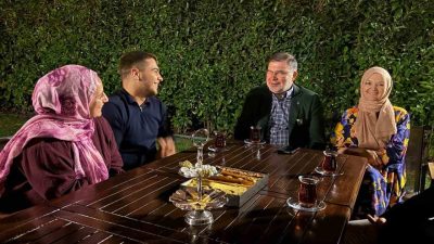 AK Parti İzmir İl Başkanı Bilal Saygılı, devlet yurdunda kalan