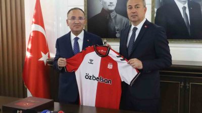 Sivas Belediye Başkanı Adem Uzun, TBMM Başkanvekili Bekir Bozdağ’a Sivasspor