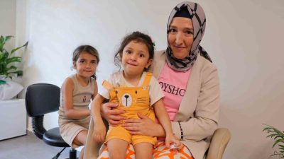 Kahramanmaraş’ta beyin felci tanısı ile tedavi edilen 4 yaşındaki Asel,