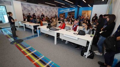 Ulaştırma ve Altyapı Bakanı Abdulkadir Uraloğlu, BTK Akademi’nin eğitim içeriklerini