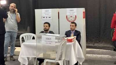 CHP İstanbul İl Başkanlığı Olağanüstü Kongresi’nde tek aday Özgür Çelik