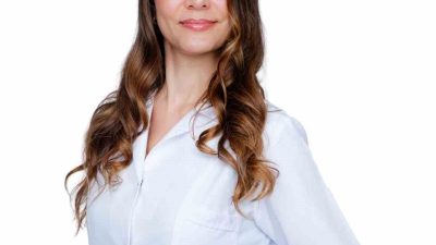 Dr. Nazan Tekin Çakar, çocuklarda artan COVID-19 vakalarına karşı uyararak,