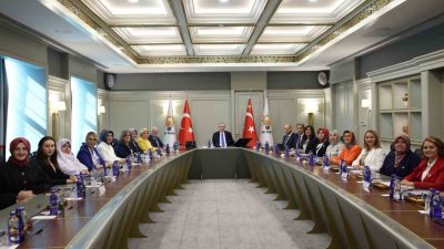 Cumhurbaşkanı Recep Tayyip Erdoğan, AK Partili kadın belediye başkanlarını kabul