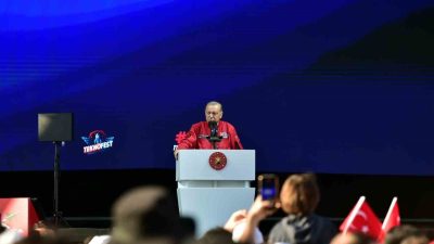 Cumhurbaşkanı Recep Tayyip Erdoğan, “Kudüs Müslümanlarla birlikte tüm insanlığın onurudur,