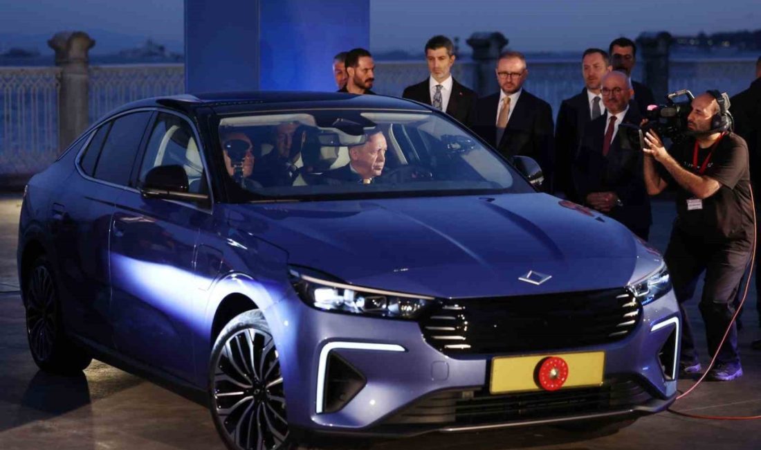 Cumhurbaşkanı Recep Tayyip Erdoğan’a TOGG’un yeni modeli olan T10F hediye