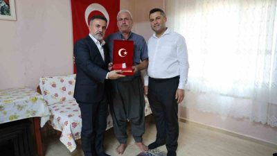 AK Parti Adana İl Başkanı Tamer Dağlı, İmamoğlu ilçesinde vatandaşlar,