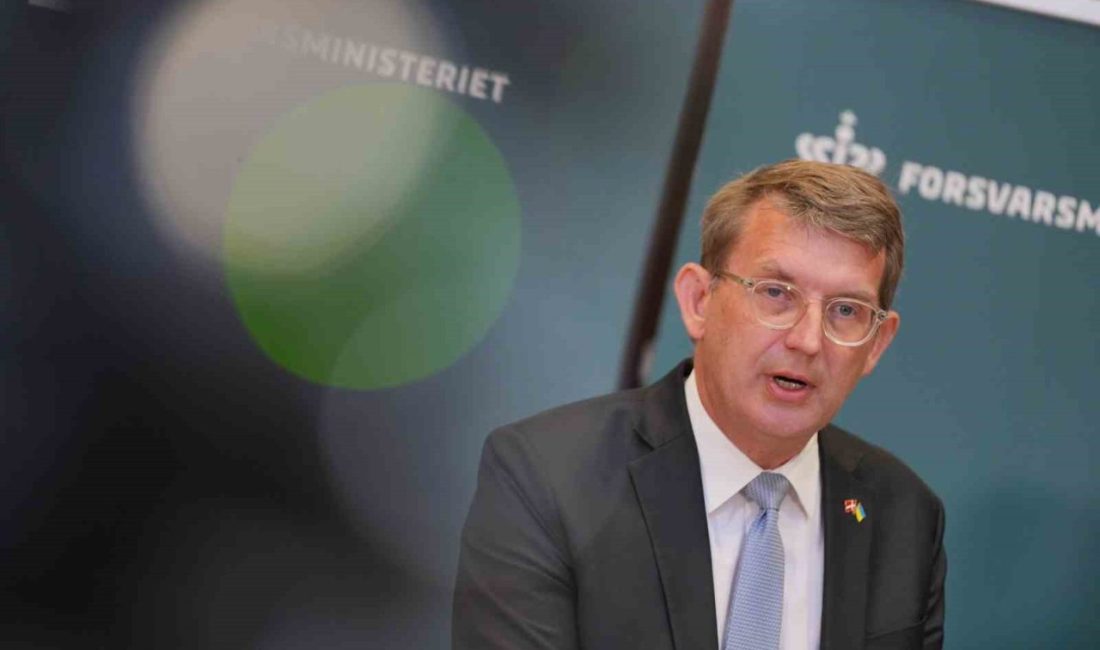 Danimarka Savunma Bakanı Troels Lund Poulsen, Danimarka hava sahasındaki şüpheli