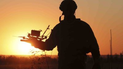 Danimarka Silahlı Kuvvetleri, gece boyunca askeri tesislerin yakınlarında tanımlanamayan dronların