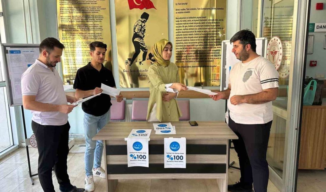 Hakkari’nin Derecik Devlet Hastanesi’nde tütünsüz yaşama destek standı açıldı. Derecik