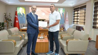 Afyonkarahisar’ın Dinar ilçesinde en çok kanser taraması yapan sağlık personelleri