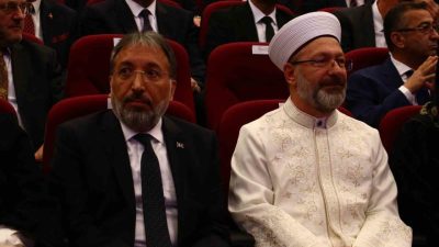 Diyanet İşleri Başkanlığı devir teslim töreni gerçekleşti. Ali Erbaş görevini