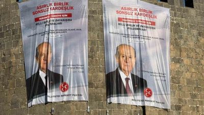 Diyarbakır’da surlara Milliyetçi Hareket Partisi (MHP) Genel Başkanı Devlet Bahçeli’nin