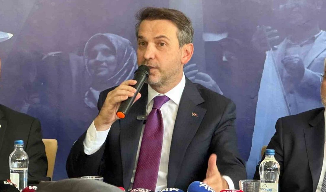 Enerji ve Tabii Kaynaklar Bakanı Bayraktar, Adıyaman’da partililerle bir araya