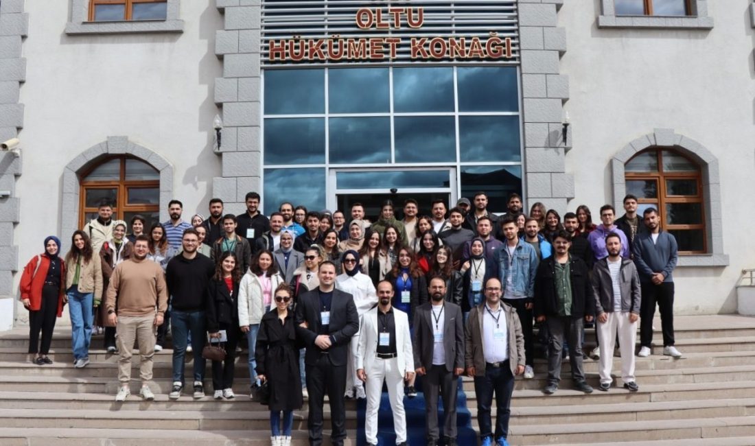 Erzurum’un Oltu ilçesinde, genç pratisyen hekimlere yönelik düzenlenen “Acile İlk