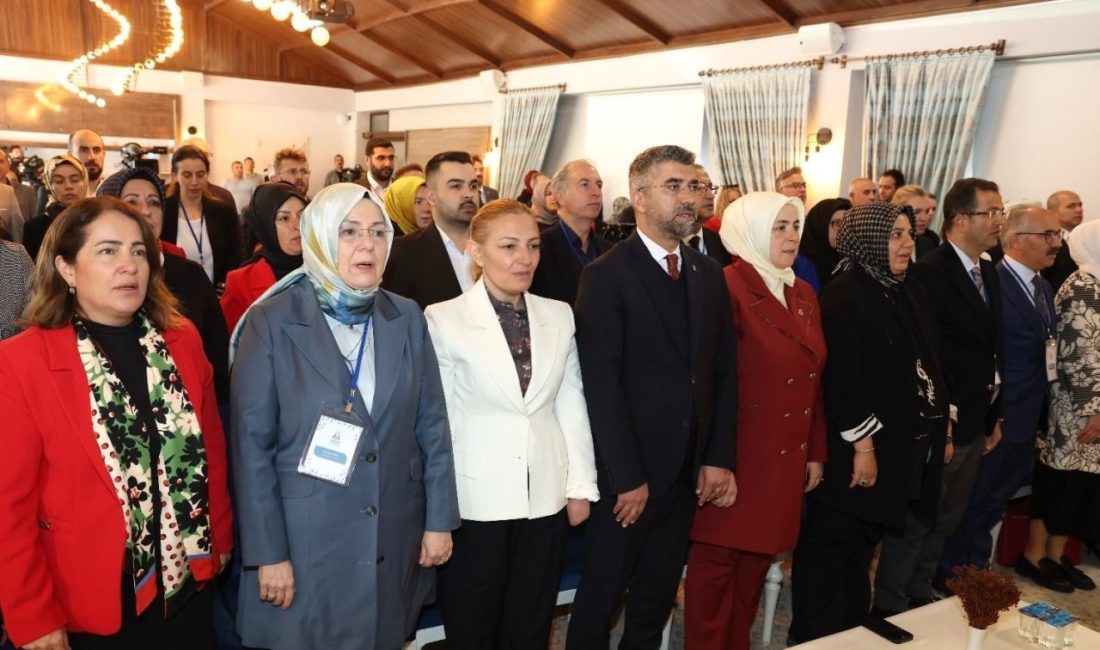 Erzurum’da AK Parti Genel Merkez Kadın Kolları Başkanlığı tarafından”Aile İçin