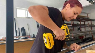 Antalya’nın Serik ilçesinde yaşayan Selver Mumcu, eşinin çalıştıracak eleman bulamadığı