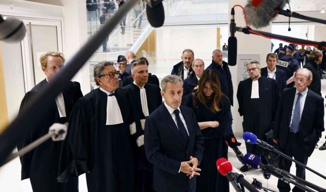 Fransa’nın eski Cumhurbaşkanı Nicolas Sarkozy, 2007 seçim kampanyasında Libya’dan yasa