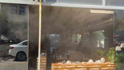 Antalya’nın Gazipaşa ilçesinde bir kafenin bacasında çıkan yangın itfaiye ekiplerince