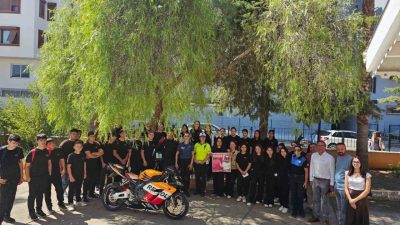 Antalya’nın Gazipaşa ilçesinde, öğrencilerin trafik güvenliği konusunda bilinçlenmesi amacıyla “Kask