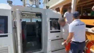 Muğla’nın Ula ilçesi Gökova Körfezi açıklarında gezi teknesinde yaralanan vatandaş