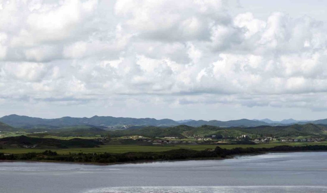 Güney Kore ordusu, Kuzey Kore’ye ait bir ticari geminin Sarı
