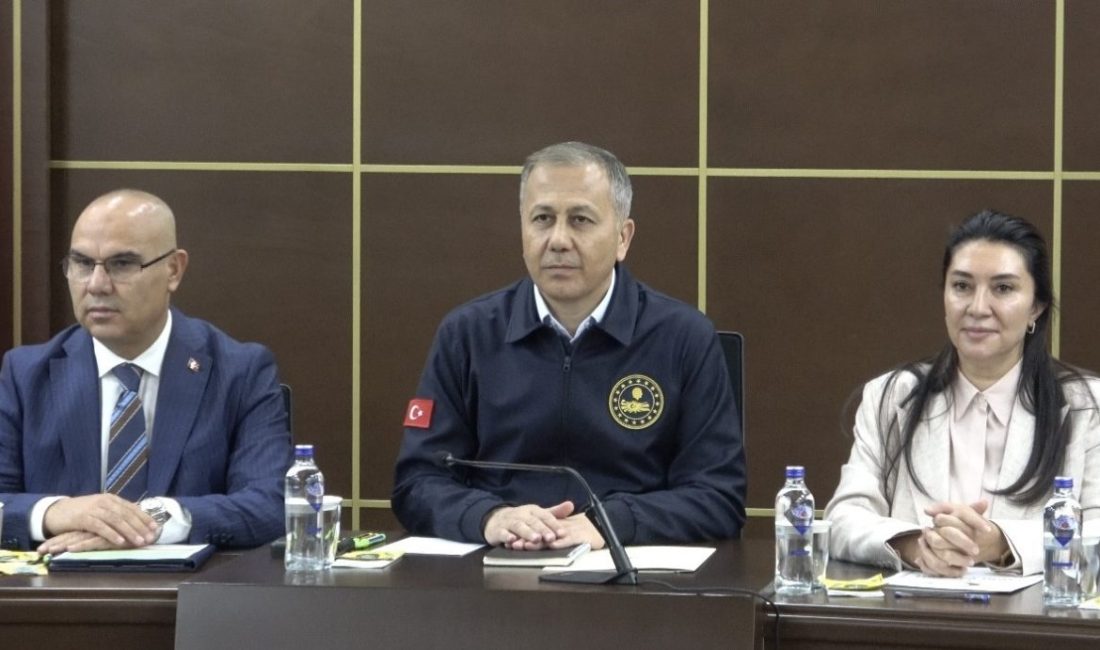 İçişleri Bakanı Ali Yerlikaya, bir dizi ziyarette bulunmak üzere Ağrı’ya