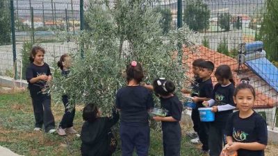 Korkuteli Nazlı İrfan Önal İlkokulu’nda eğitim, dört duvarla sınırlı kalmayıp