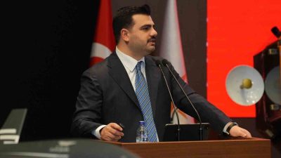 İzmir’de CHP’li belediyelerin çözüm üretemediği çöp kriziyle ilgili sorumluluğu Çevre