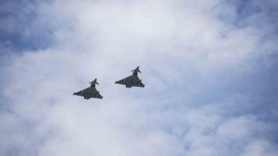 İngiltere hükümeti, Kraliyet Hava Kuvvetleri’ne (RAF) ait 2 Typhoon tipi