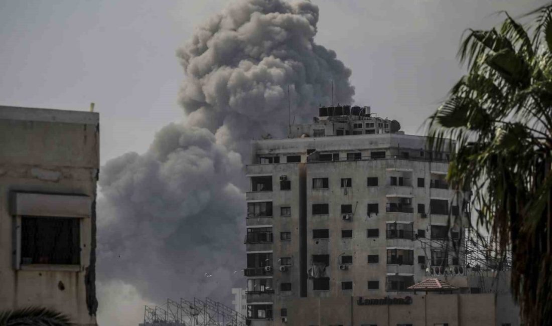 İsrail Ordu Sözcüsü Avichay Adrae, Gazze şehrinin “tehlikeli bir savaş