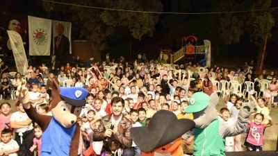 Kepez Belediyesi’nin hayata geçirdiği ve mahalle mahalle süren “Sahne Kepez”