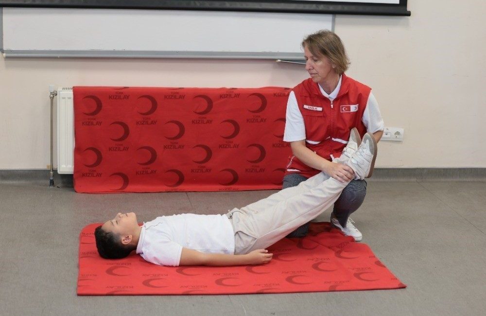 Türk Kızılay yeni eğitim öğretim yılının başlamasıyla birlikte okullarda yaşanabilecek