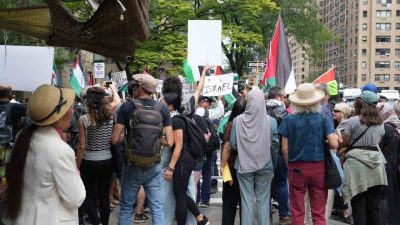 Birleşmiş Milletler 80. Genel Kurulu kapsamında liderler hitaplarını gerçekleştirirken yüzlerce