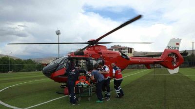 Malatya’nın Darende ilçesinde ambulans helikopter 72 yaşındaki hasta için havalandı.