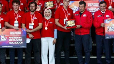Manisa Celal Bayar Üniversitesi öğrencilerinden oluşan iki takım, TEKNOFEST İstanbul