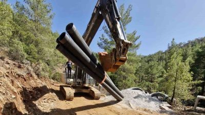 Muğla Büyükşehir Belediyesi MUSKİ ekipleri Menteşe İlçesinde su yetersizliği nedeniyle