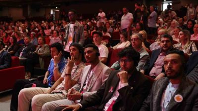 Muş’ta düzenlenen “12. Uluslararası Onkoloji Günleri” başladı. 1071 Malazgirt Kongre