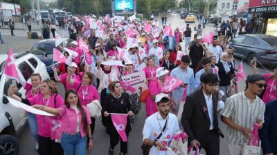 Muş’ta “12. Uluslararası Onkoloji Günleri” kapsamında gönüllüler ve akademisyenler, kansere