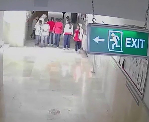 Sivas’ta okulda nefes borusuna mandalina dilimi takılan öğrenciyi, öğretmenin Heimlich