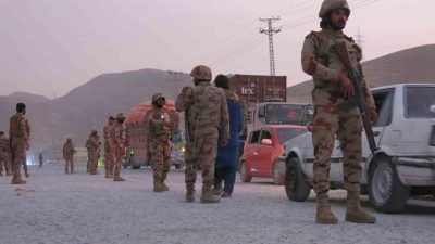 Pakistan’ın Güney Veziristan eyaletinde askeri konvoya düzenlenen saldırı sonucunda çıkan