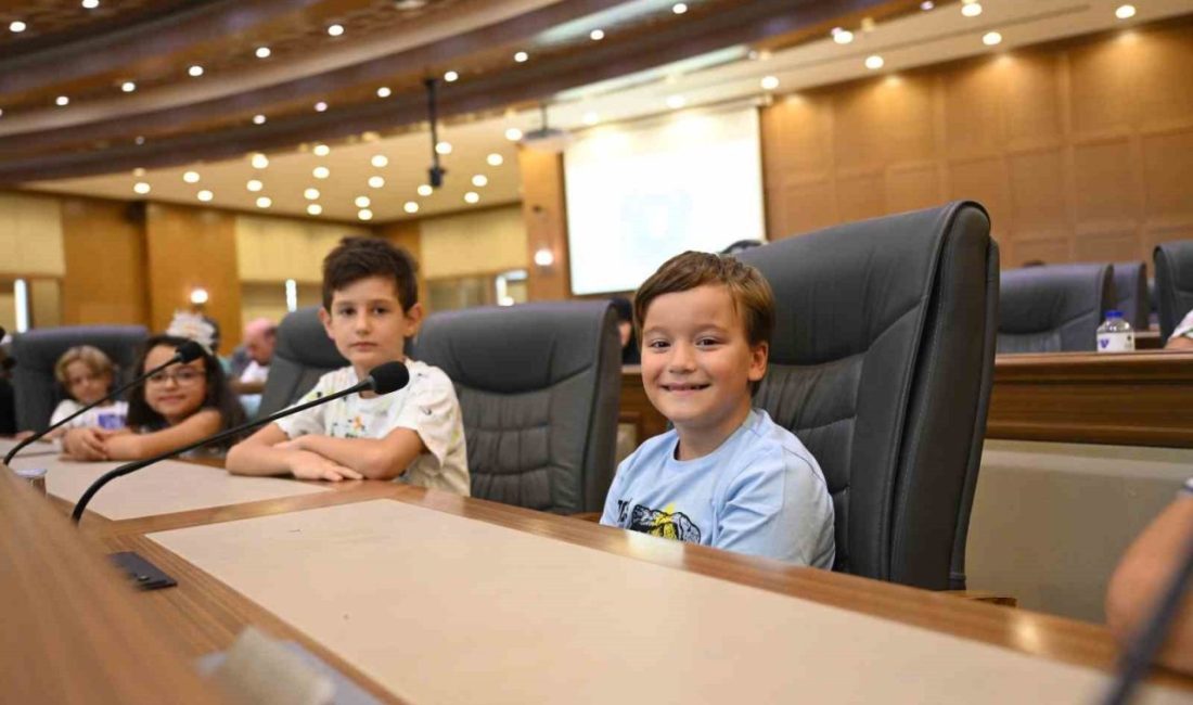 Büyükşehir Belediyesi’nin düzenlediği Robotik Kodlama ve Yazılım Atölyesi’ni başarıyla tamamlayan