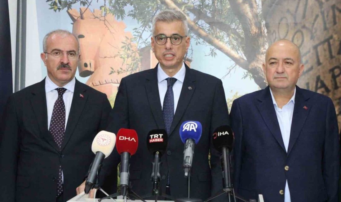 Çanakkale’ye bir takım temaslarda bulunmak üzere gelen Sağlık Bakanı Prof.