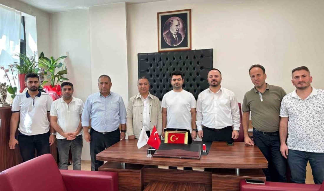 Sağlık-Sen Şırnak Şube Başkanı Sabğatullah Anmal ve beraberindeki şube yönetimi,