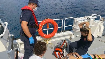 Muğla’nın Fethiye ilçesi açıklarında seyreden özel ve gezi teknesinde yaralanan