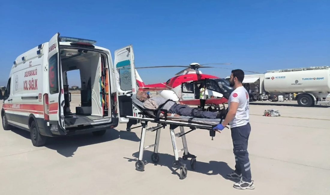 Van’ın Bahçesaray ilçesinde serebrovasküler (SVO) hastası, ambulans helikopterle Van’a getirildi.